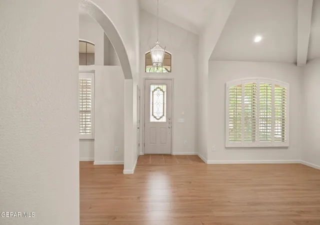 Photo 3 of Single family home for sale at 6713 Crucero Del Sol Ct, El Paso, TX 79911 | MLS# 948933 | Listing updated on 2026-09-16