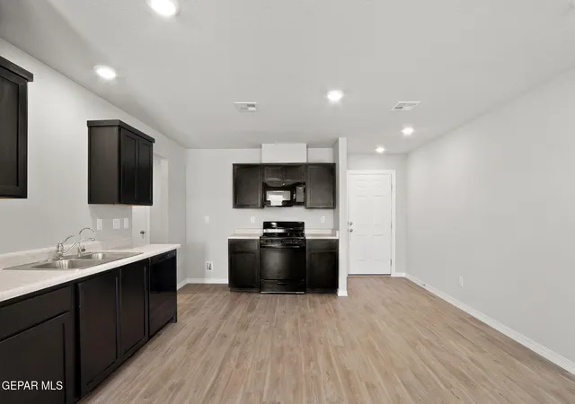 5th image of 1049 Victor Mendoza Sr Wy, Horizon City, TX 79928 | MLS# 948974