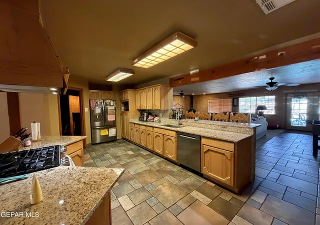Photo 4 of Single family home for sale at 10132 Newcastle Dr, El Paso, TX 79924 | MLS# 949237 | Listing updated on 2026-09-16