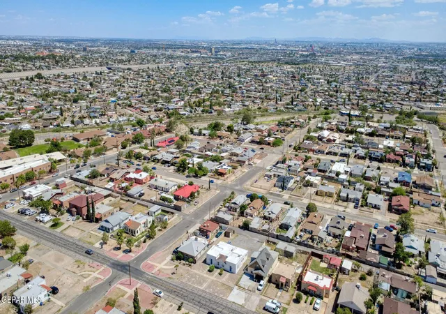 2nd image of 3522 Altura Ave, El Paso, TX 79930