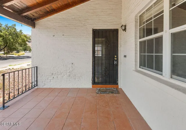 Photo 3 of Sale Pending at 708 E Baltimore Dr, El Paso, TX 79902 | MLS# 949330 | Listing updated on 2026-09-04