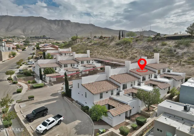 2nd image of 4200 Camelot Hts Dr, El Paso, TX 79912