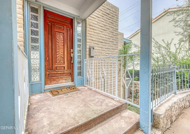 Photo 3 of Single family home for sale at 3011 Piedmont Dr, El Paso, TX 79902 | MLS# 949007 | Listing updated on 2026-09-13
