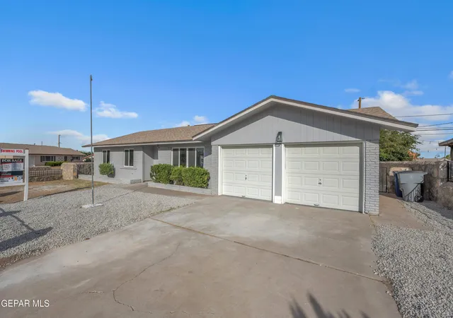 Photo 3 of Single family home for sale at 10220 Bon Aire Dr, El Paso, TX 79924 | MLS# 949189 | Listing updated on 2026-09-12