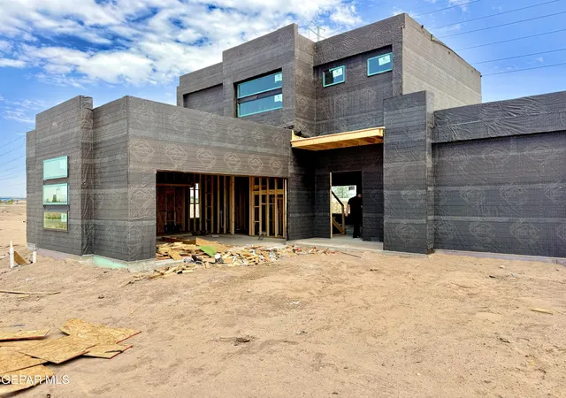 Photo 3 of Single family home for sale at 9717 Peaceful Valley E, Socorro, TX 79927 | MLS# 949648 | Listing updated on 2026-08-19
