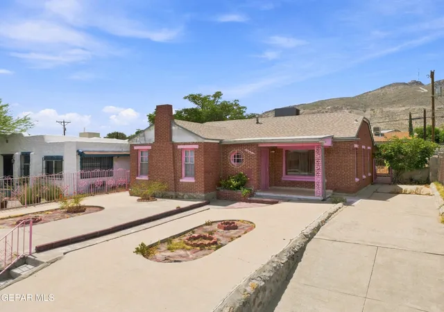 Photo 3 of Single family home for sale at 2319 Grant Ave, El Paso, TX 79930 | MLS# 949029 | Listing updated on 2026-08-07