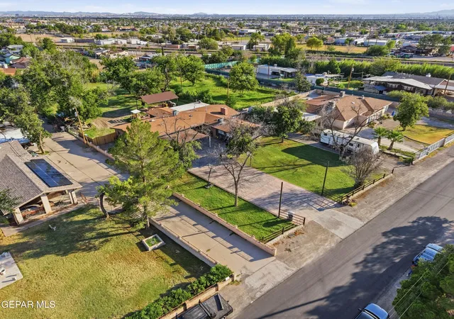 Photo 3 of Sale Pending at 216 Smith Rd, El Paso, TX 79907 | MLS# 949064 | Listing updated on 2026-09-17