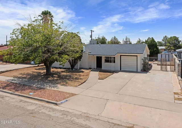 Photo 3 of Sale Pending at 5814 Galaxie Dr, El Paso, TX 79924 | MLS# 949073 | Listing updated on 2026-08-17