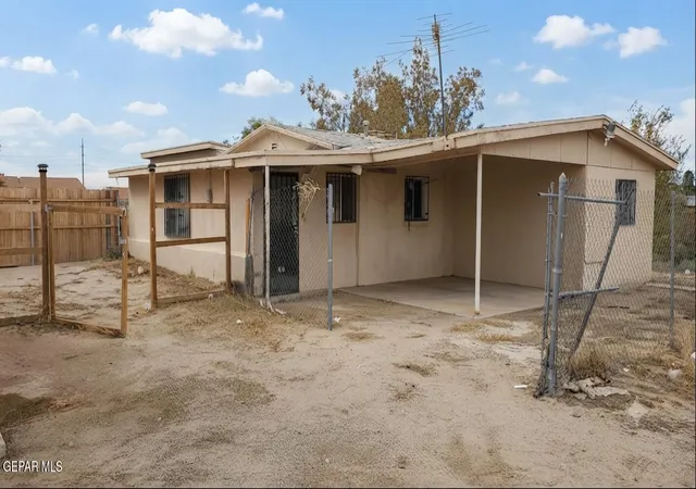 3rd image of 708 E Washington St, Anthony, TX 79821 | MLS# 949102