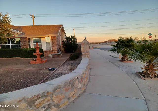 Photo 4 of Single family home for sale at 536 Thayer Pease Ave, Horizon City, TX 79928 | MLS# 949105 | Listing updated on 2026-10-06