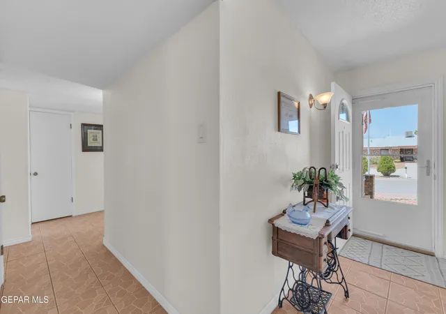 Photo 4 of Single family home for sale at 316 Garden Grv Ln, El Paso, TX 79912 | MLS# 949266 | Listing updated on 2026-09-20