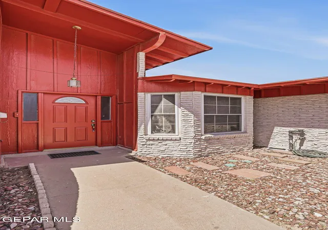 Photo 4 of Single family home for sale at 5821 Vista Corona Ct, El Paso, TX 79912 | MLS# 949165 | Listing updated on 2026-09-20