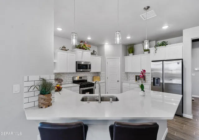 Photo 3 of Single family home for sale at 2529 Mike Price Dr, El Paso, TX 79938 | MLS# 949163 | Listing updated on 2026-08-17