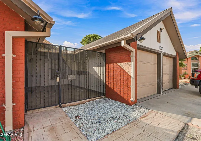 Photo 3 of Single family home for sale at 1420 Gene Torres Dr, El Paso, TX 79936 | MLS# 949228 | Listing updated on 2026-09-11
