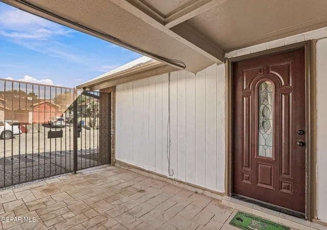 Photo 3 of Single family home for sale at 1420 Gene Torres Dr, El Paso, TX 79936 | MLS# 949228 | Listing updated on 2026-09-11