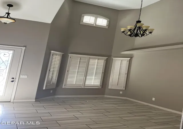 Photo 3 of Single family home for sale at 7805 Enchanted Trl Dr, El Paso, TX 79911 | MLS# 949210 | Listing updated on 2026-09-05