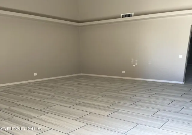 Photo 3 of Single family home for sale at 7805 Enchanted Trl Dr, El Paso, TX 79911 | MLS# 949210 | Listing updated on 2026-09-05