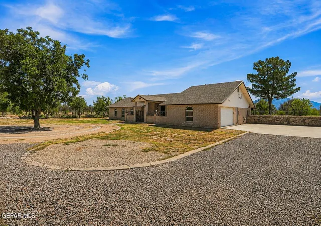Photo 3 of Single family home for sale at 6710 Westside Dr, El Paso, TX 79932 | MLS# 949305 | Listing updated on 2026-09-14