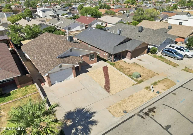 Photo 3 of Sale Pending at 12511 Flora Alba Dr, El Paso, TX 79928 | MLS# 949734 | Listing updated on 2026-09-07