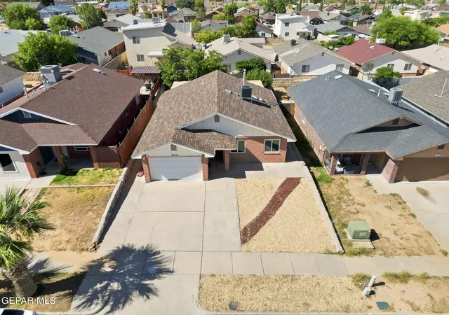 Photo 4 of Sale Pending at 12511 Flora Alba Dr, El Paso, TX 79928 | MLS# 949734 | Listing updated on 2026-09-07