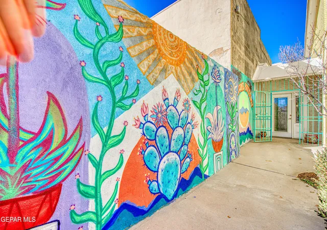 Photo 3 of Single family home for sale at 1003 Wyoming Ave, El Paso, TX 79902 | MLS# 949308 | Listing updated on 2026-09-20