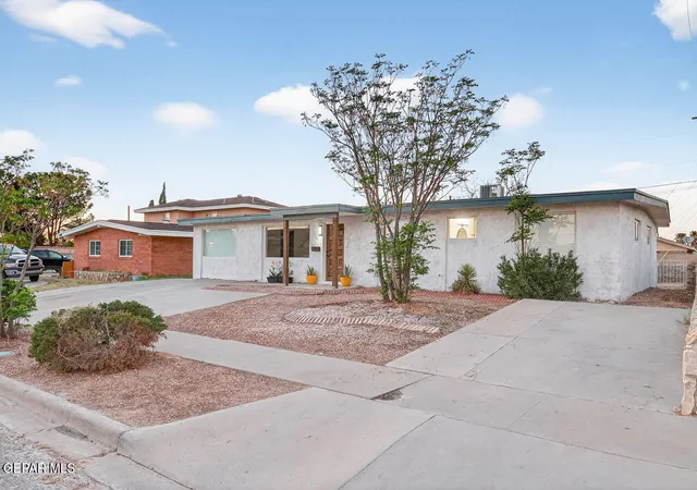 Photo 2 of Single family home for sale at 10105 Saigon Dr, El Paso, TX 79925 | MLS# 949320 | Listing updated on 2026-09-06