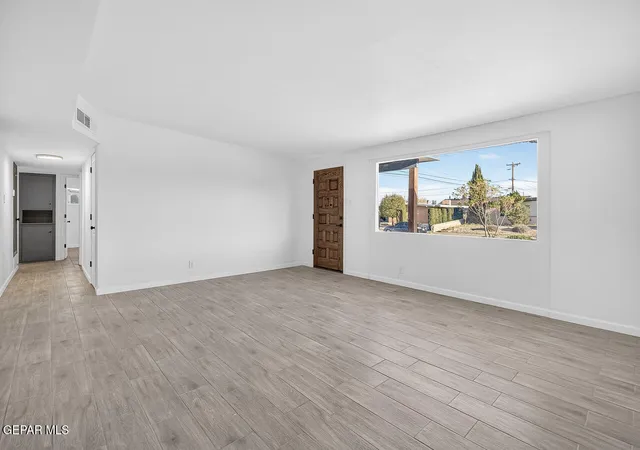 Photo 3 of Single family home for sale at 10105 Saigon Dr, El Paso, TX 79925 | MLS# 949320 | Listing updated on 2026-09-06