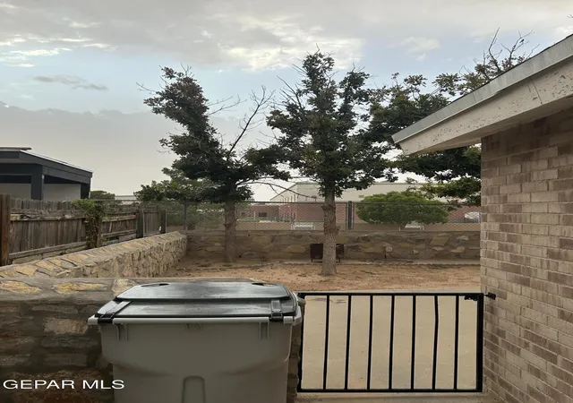 15th image of 12001 Kings Guard Dr, El Paso, TX 79936 | MLS# 949462