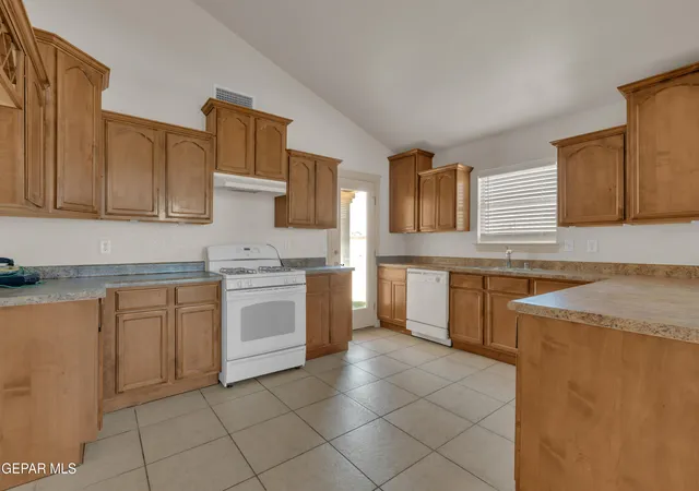 5th image of 14717 Sand Gate Dr, El Paso, TX 79928 | MLS# 949490
