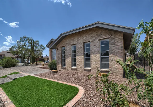 Photo 3 of Sale Pending at 11565 Bob Mitchell Dr, El Paso, TX 79936 | MLS# 949395 | Listing updated on 2026-09-17
