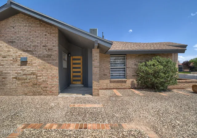 Photo 3 of Sale Pending at 11565 Bob Mitchell Dr, El Paso, TX 79936 | MLS# 949395 | Listing updated on 2026-09-17
