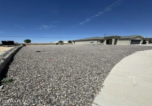 Photo 3 of Single family home for sale at 953 Yellow Bells Pl, El Paso, TX 79928 | MLS# 949623 | Listing updated on 2026-08-21
