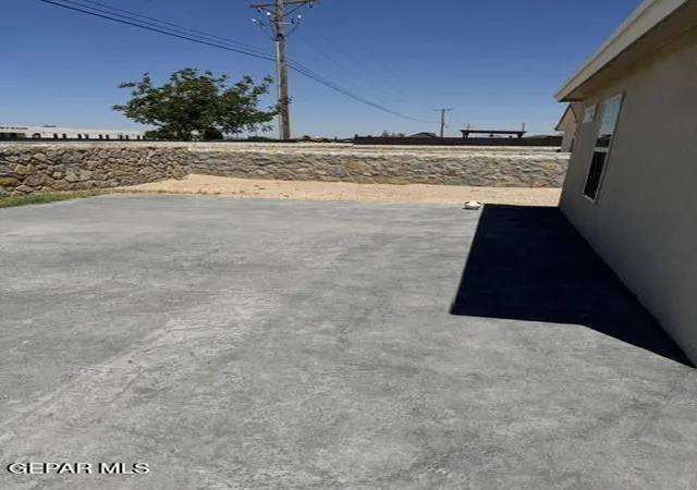 Photo 3 of Single family home for sale at 953 Yellow Bells Pl, El Paso, TX 79928 | MLS# 949623 | Listing updated on 2026-08-21