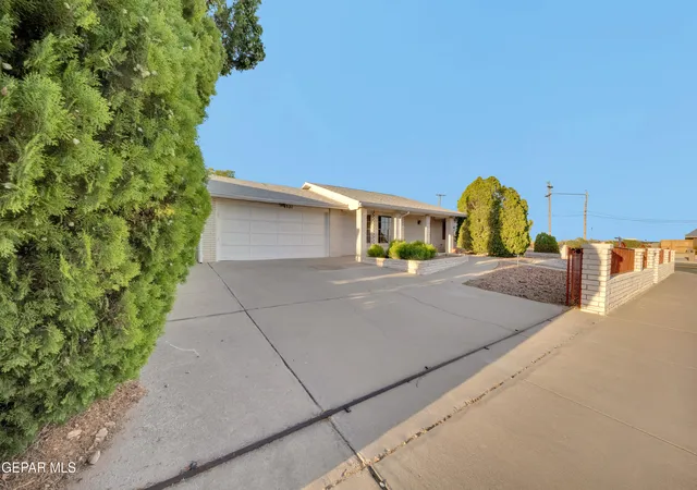 Photo 3 of Sale Pending at 4521 H S Sibley Ct, El Paso, TX 79924 | MLS# 949360 | Listing updated on 2026-08-20