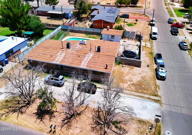 9th image of 348 Bird Ave, El Paso, TX 79922 | MLS# 949409
