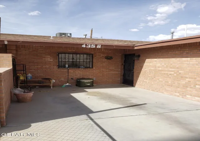 Listing Photo 4 - Condo for sale in building located at 435 Arvin Cir, El Paso, TX 79907 - Unit #AB