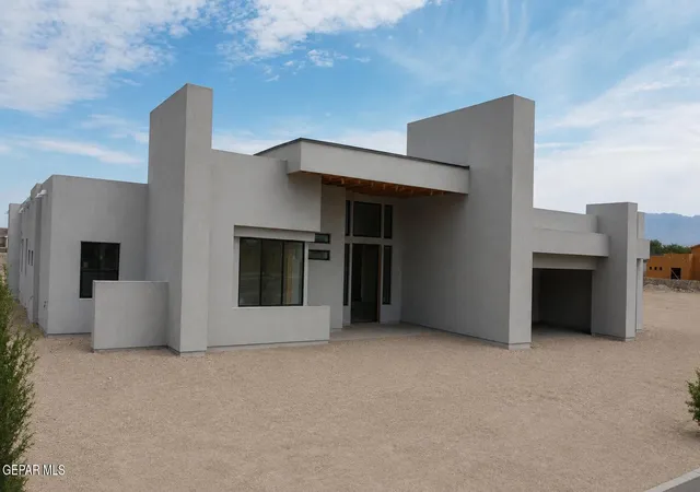 Photo 4 of Single family home for sale at 417 Vista Del Rio Ave, El Paso, TX 79932 | MLS# 949447 | Listing updated on 2026-08-17
