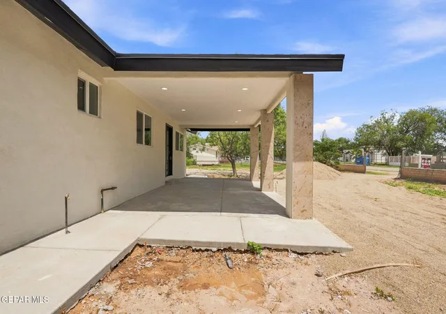 Photo 3 of Sale Pending at 421 Santa Martina Dr, Socorro, TX 79927 | MLS# 949464 | Listing updated on 2026-08-24