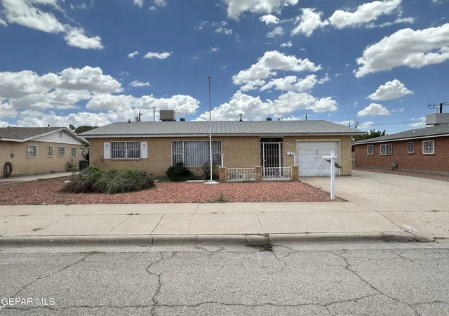 2nd image of 8108 Catalpa Ln, El Paso, TX 79925 | MLS# 949528