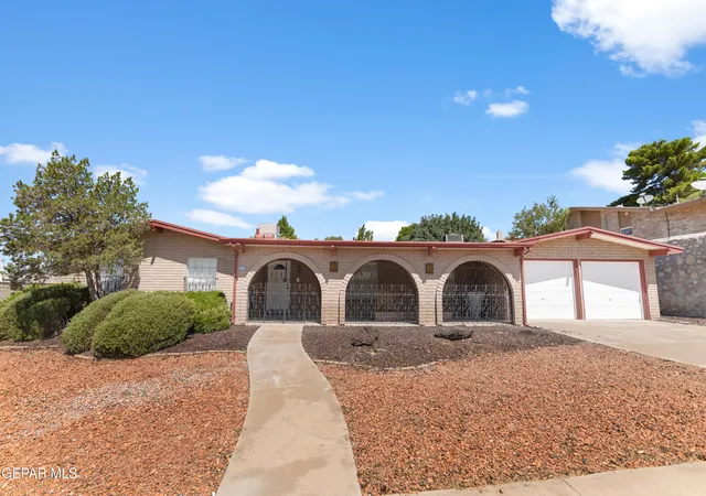 Photo 3 of Sale Pending at 6249 Bandolero Dr, El Paso, TX 79912 | MLS# 949616 | Listing updated on 2026-08-24