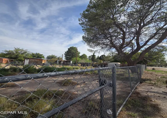 2nd image of 210 Wewoka Dr, Socorro, TX 79927 | MLS# 949576