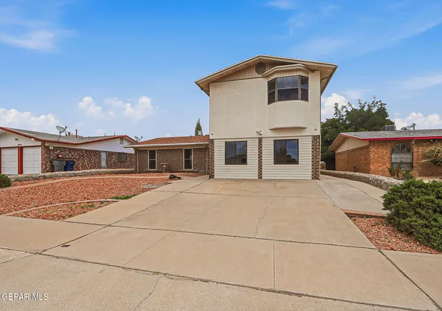 Photo 2 of Single family home for sale at 3216 Beachcomber Dr, El Paso, TX 79936 | MLS# 949588 | Listing updated on 2026-09-17