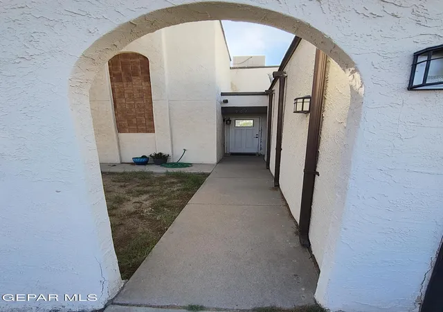 3rd image of 902 Destello Rd, El Paso, TX 79907 | MLS# 949620