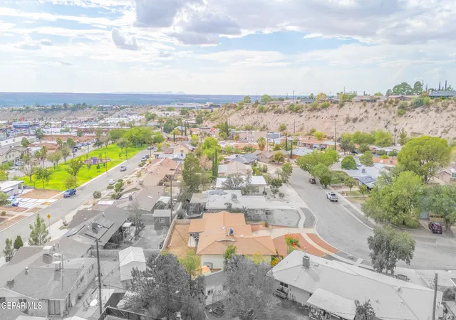 Photo 3 of Single family home for sale at 224 Viking Dr, El Paso, TX 79912 | MLS# 949630 | Listing updated on 2026-09-14