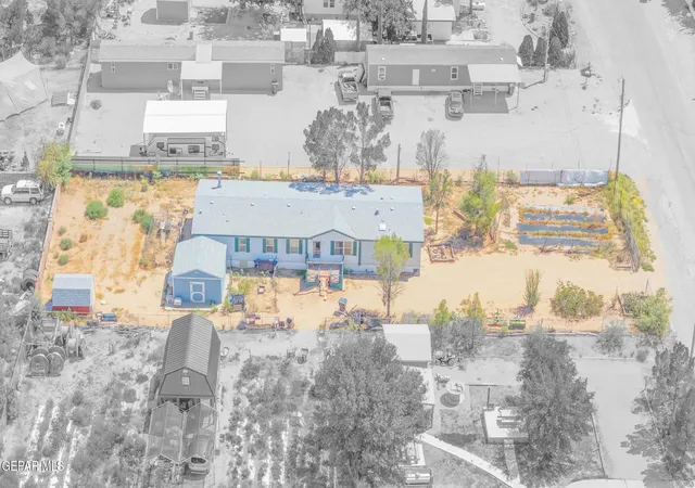 Photo 4 of Single family home for sale at 106 Ennis St, El Paso, TX 79928 | MLS# 949632 | Listing updated on 2026-09-10