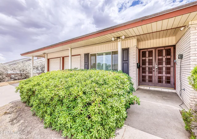 Photo 2 of Sale Pending at 3212 Old Spanish Trl, El Paso, TX 79904 | MLS# 949647 | Listing updated on 2026-09-11