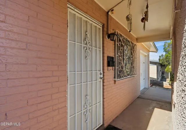 Photo 4 of Single family home for sale at 10444 Tomwood Ave, El Paso, TX 79925 | MLS# 949709 | Listing updated on 2026-09-03