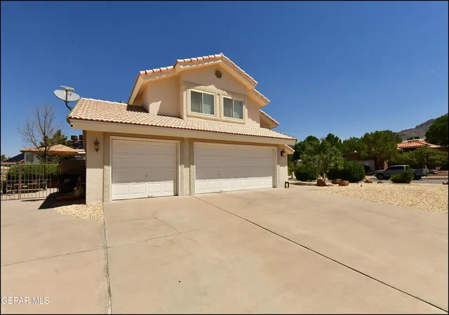 Photo 3 of Single family home for sale at 6435 Loma De Cristo Dr, El Paso, TX 79912 | MLS# 949808 | Listing updated on 2026-09-08