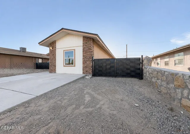 Photo 3 of Single family home for sale at 441 Reilly Ln, El Paso, TX 79928 | MLS# 949769 | Listing updated on 2026-08-26