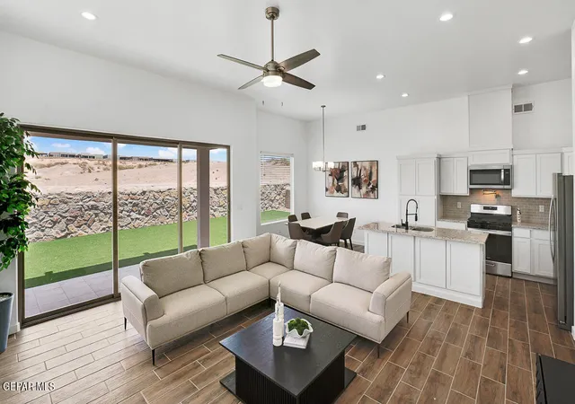 2nd image of 12821 Middlesbrough Ave, Horizon City, TX 79928 | MLS# 949809